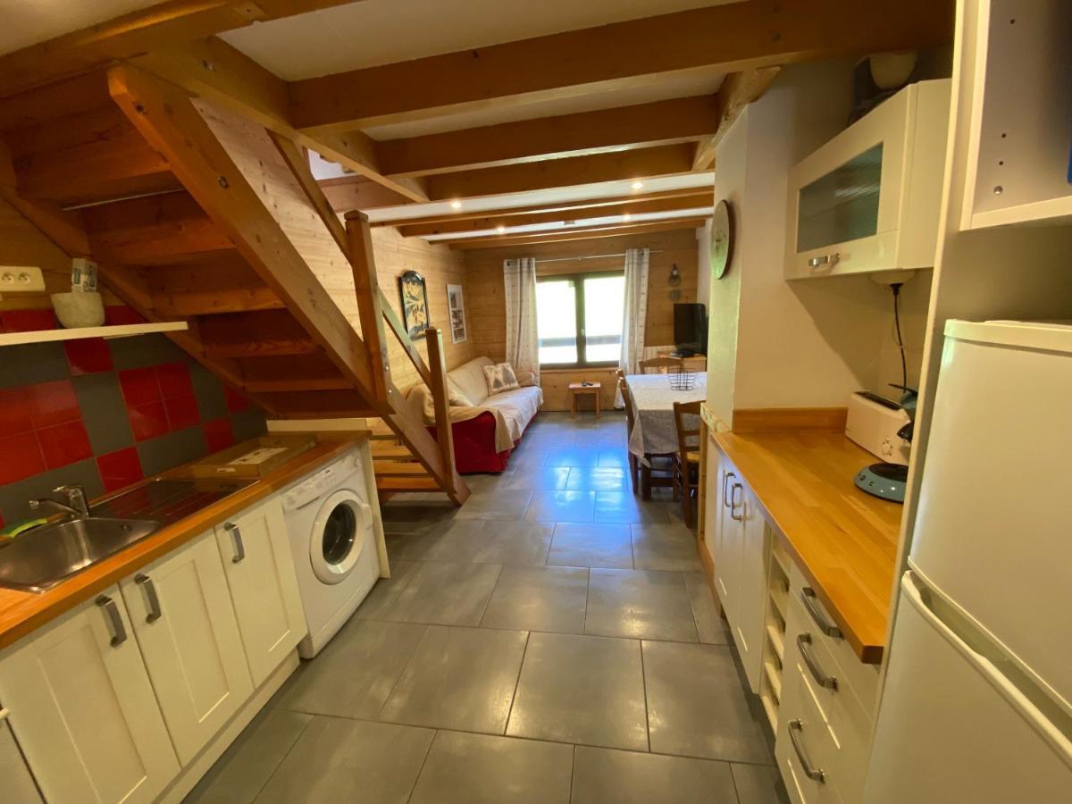 L Alpin Bel Appartement Avec Terrasse Dans Vieille Ferme De Montagne Renovee ليه أورس المظهر الخارجي الصورة